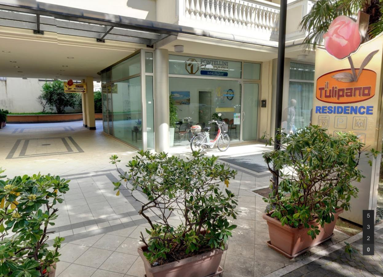 Residence Il Tulipano Riccione Exteriör bild