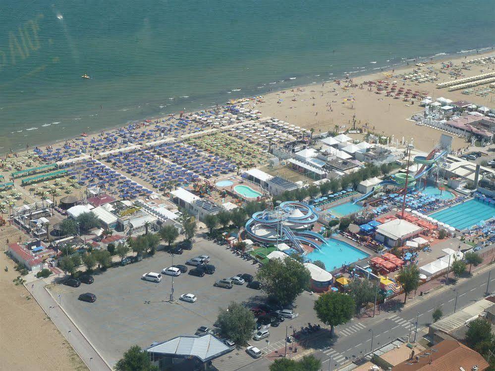 Residence Il Tulipano Riccione Exteriör bild